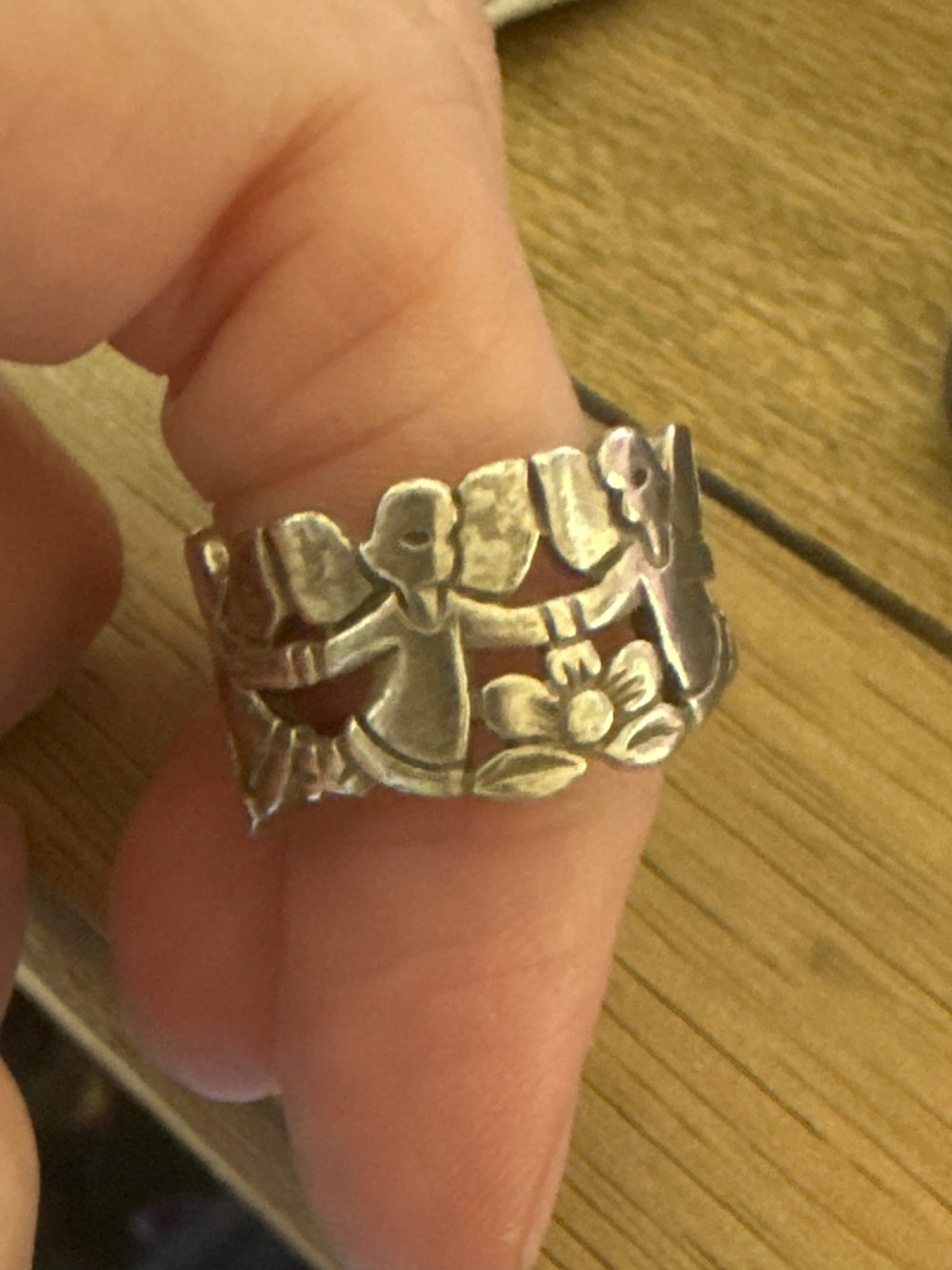 James Avery Silver paper doll Angel & Flower Band
Size 7 - Picture 3 of 3